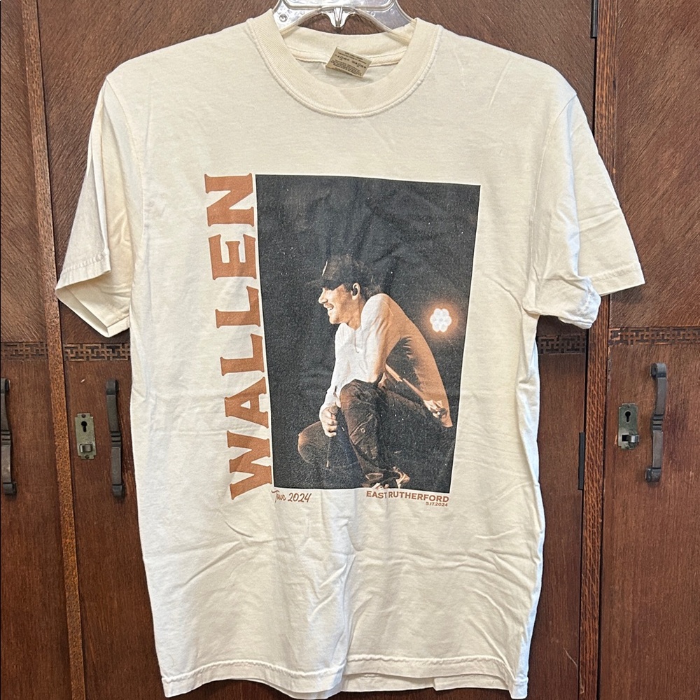 Morgan Wallen 2024 tour graphic “One Night at a time” t-shirt East Rutherford